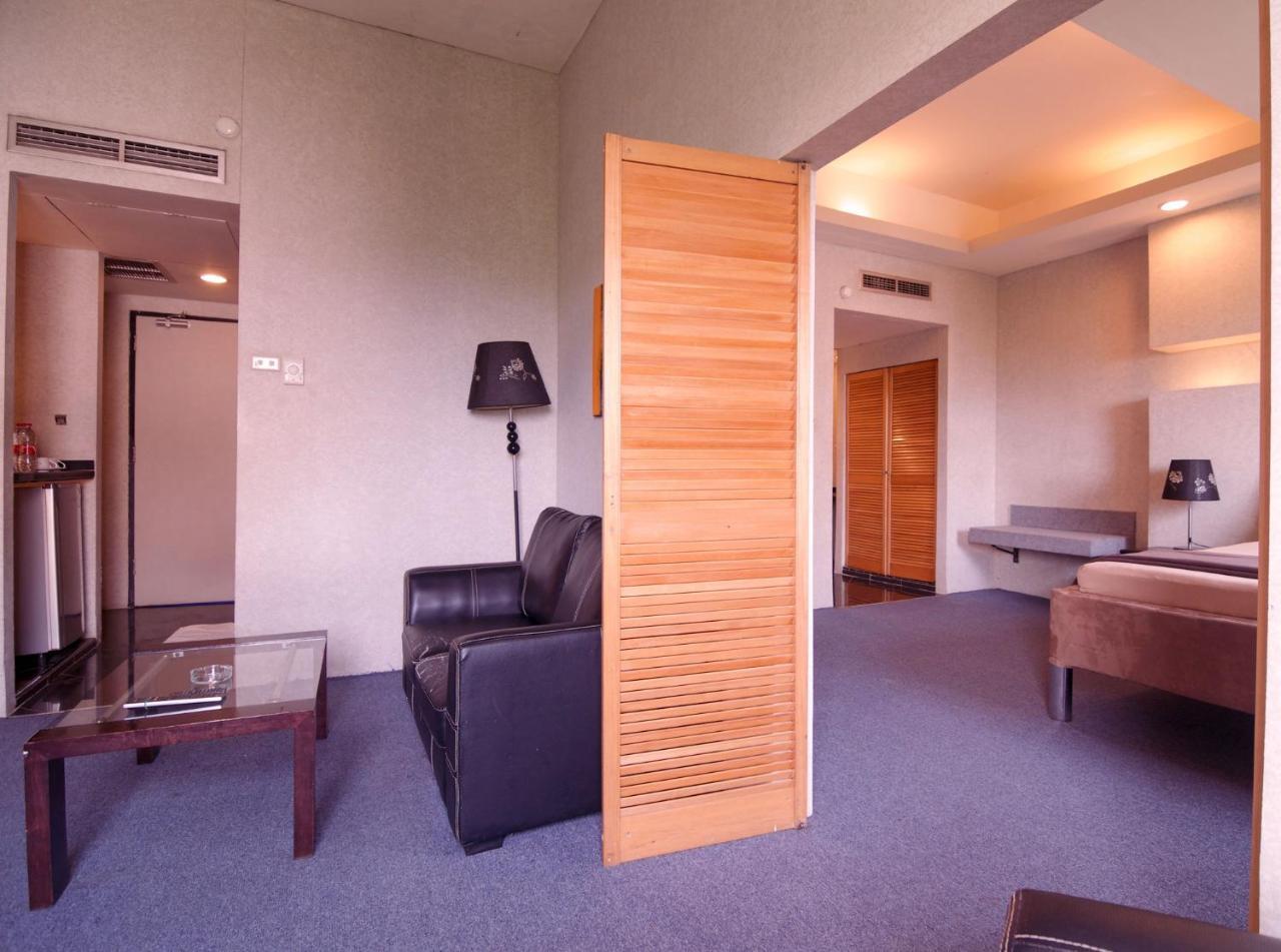 Hotel Peninsula Mangga Besar Jakarta Zimmer foto