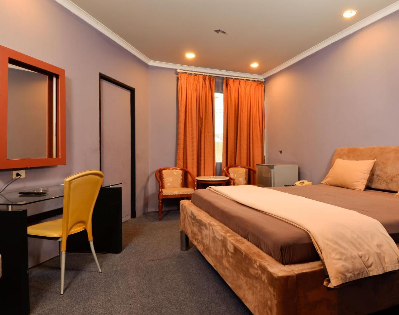 Hotel Peninsula Mangga Besar Jakarta Exterior foto